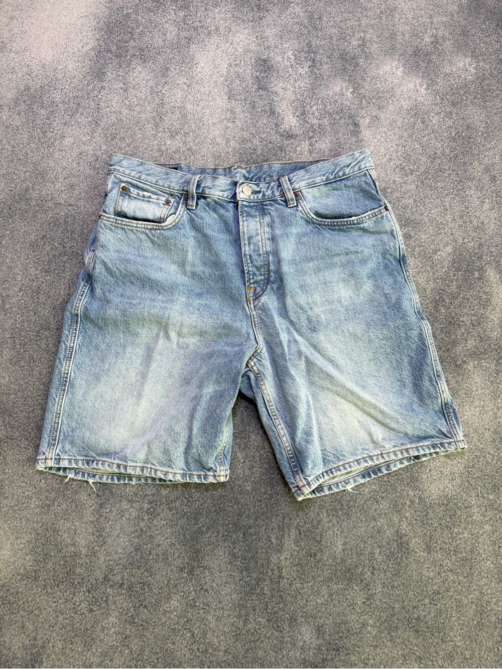 Zara Light Wash Denim Men’s Shorts